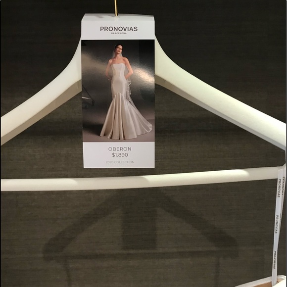 2020 size 16 Pronovias ivory mikado wedding dress - Picture 3 of 4